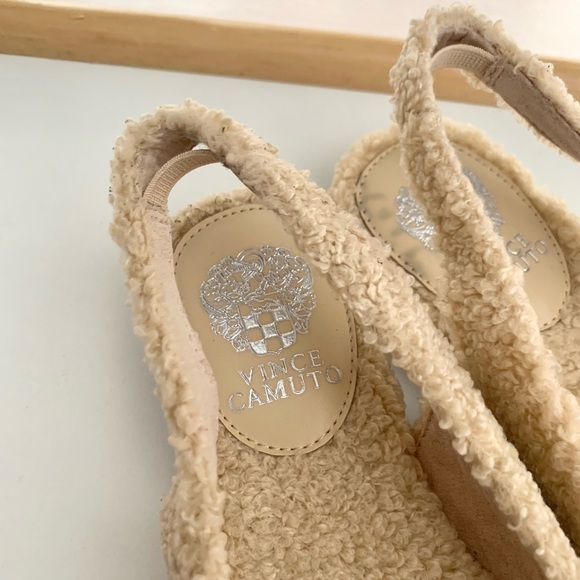 Like New/ VINCE CAMUTO Fluffy Pumps, Back Strap, size 5.5, Natural Beige color - Picture 6 of 8